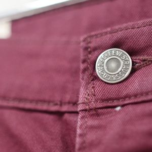 Levi Jeans (513 SLIM) Plum Color